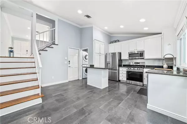 Tarzana, CA 91356,18631 Collins ST 10