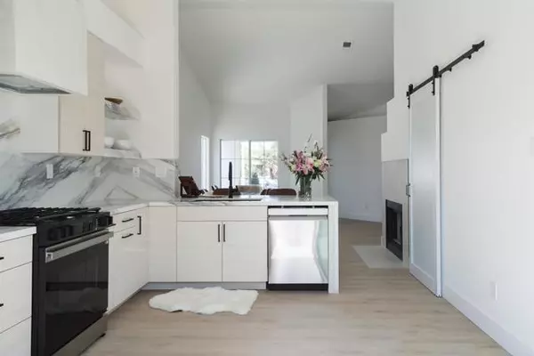 Oceanside, CA 92058,183 Plumosa ST