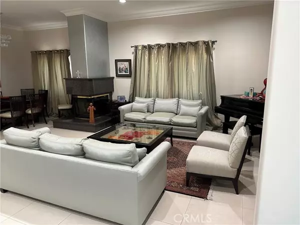 Woodland Hills, CA 91364,4377 Saltillo ST