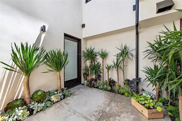 Corona Del Mar, CA 92625,604 1/2 Acacia AVE