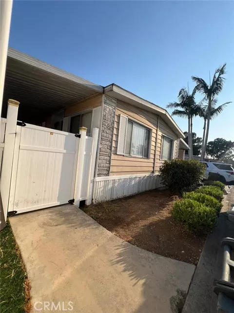 Orange, CA 92867,201 W Collins AVE 40