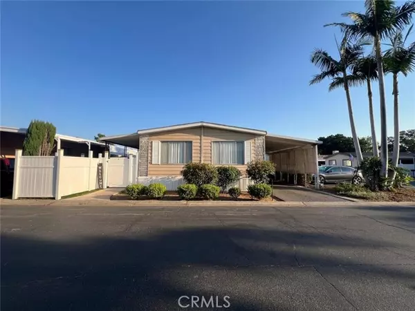 201 W Collins AVE 40, Orange, CA 92867