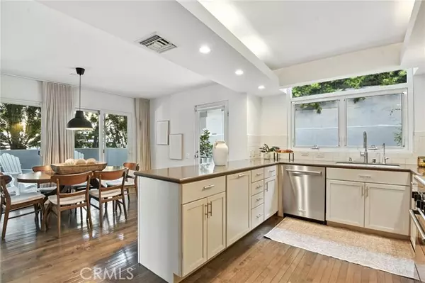 Santa Monica, CA 90405,2203 3rd ST 1