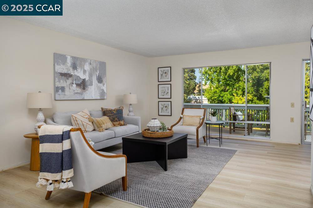 Walnut Creek, CA 94595,1349 Running Springs Rd 4