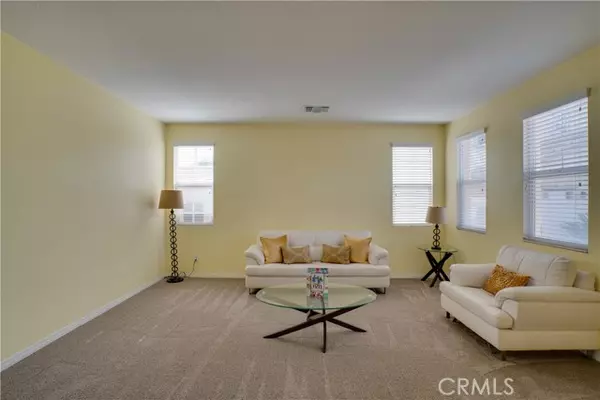 Perris, CA 92571,865 Volande CT