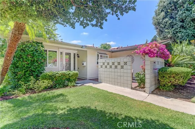 30 Calle Aragon D, Laguna Woods, CA 92637