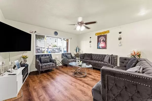 El Cajon, CA 92020,233 Joyce ST