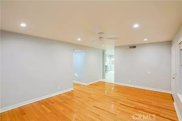 Laguna Hills, CA 92653,24961 Express DR