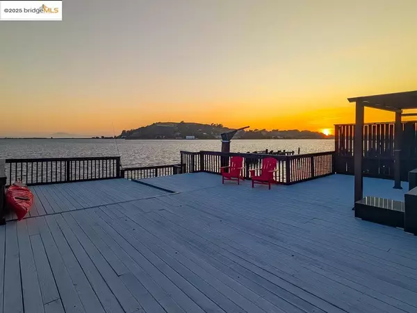 8 Sandy Beach RD, Vallejo, CA 94590