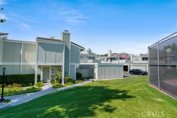 27116 Crossglade AVE 2, Canyon Country, CA 91351