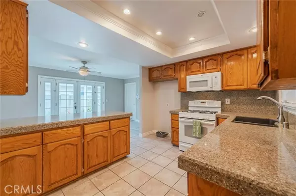 Huntington Beach, CA 92647,7041 Heil AVE
