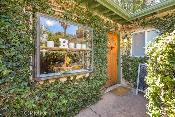 Woodland Hills, CA 91364,22232 Buena Ventura St