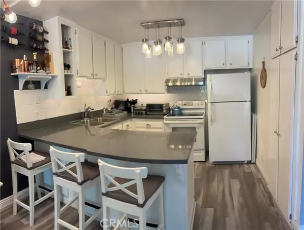Canoga Park, CA 91303,6815 Remmet AVE 216