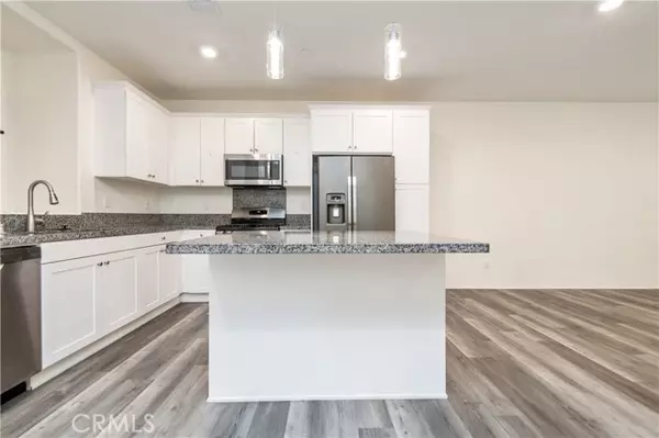 Eastvale, CA 92880,5901 Oatfield AVE