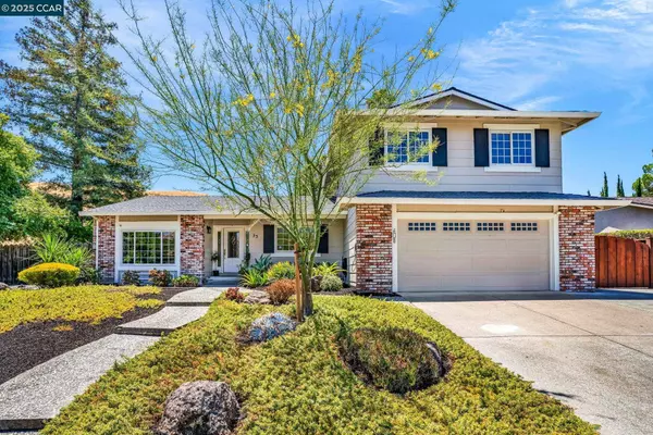 33 El Molino Dr, Clayton, CA 94517
