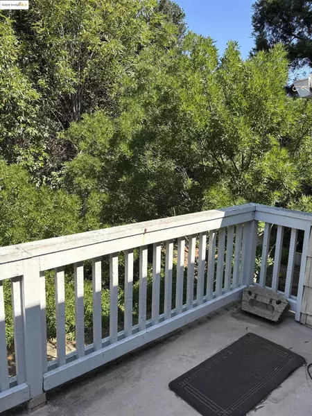 388 Mill Rd, Martinez, CA 94553