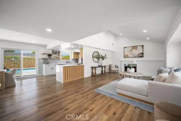 Los Alamitos, CA 90720,3221 Copa De Oro DR