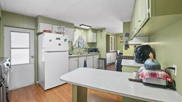 Escondido, CA 92027,2700 E Valley Parkway 315