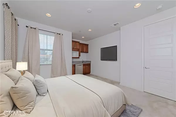 Fullerton, CA 92833,1311 Clementine WAY