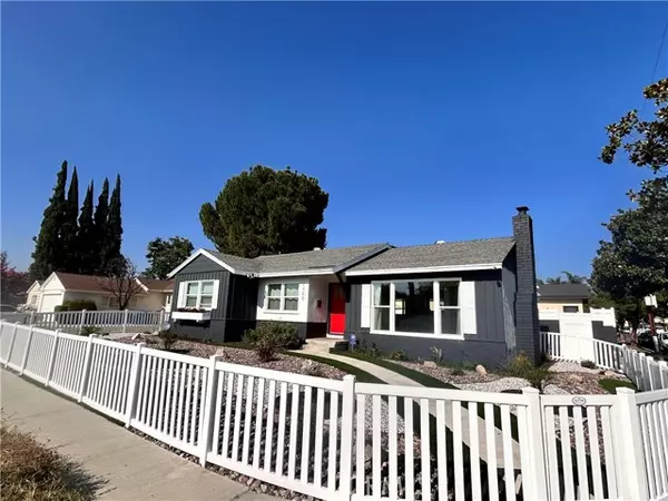 7400 Hatillo AVE, Winnetka, CA 91306