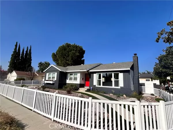 7400 Hatillo AVE, Winnetka, CA 91306