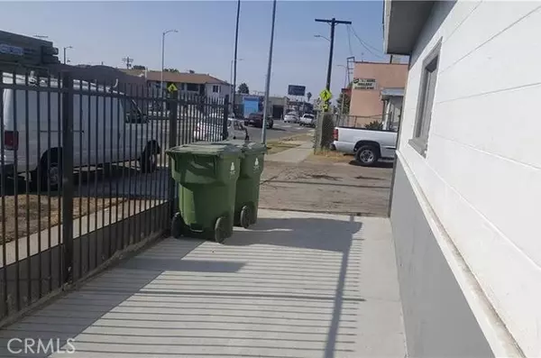 Los Angeles, CA 90047,8014 S Western AVE