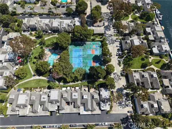 16355 Wimbledon LN, Huntington Beach, CA 92649