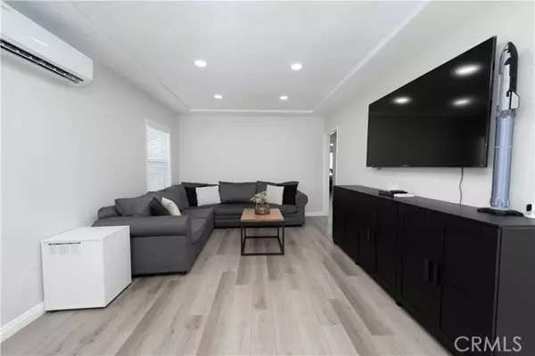 Lynwood, CA 90262,3831 Walnut AVE