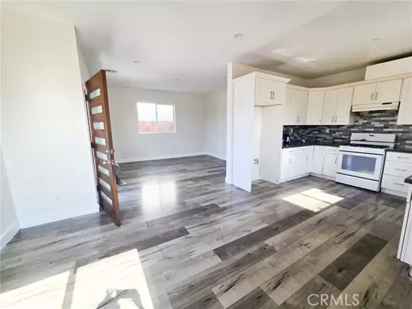 130 E 104th, Los Angeles, CA 90003