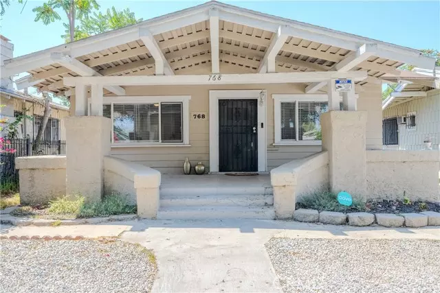 768 E 52nd PL, Los Angeles, CA 90011