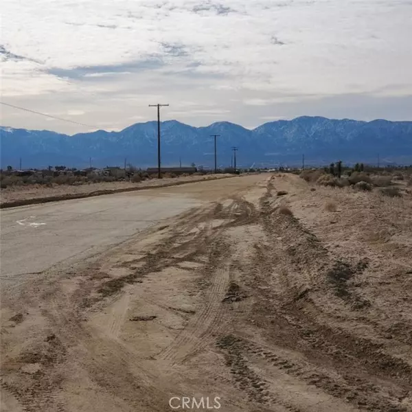 124 E Avenue Q, Palmdale, CA 93591