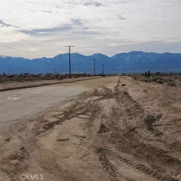 124 E Avenue Q, Palmdale, CA 93591