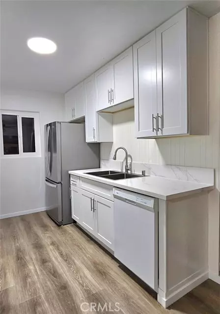 Orange, CA 92868,611 La Veta Park CIR CI228