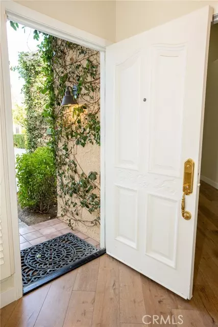 Calabasas, CA 91302,26604 Marigold CT