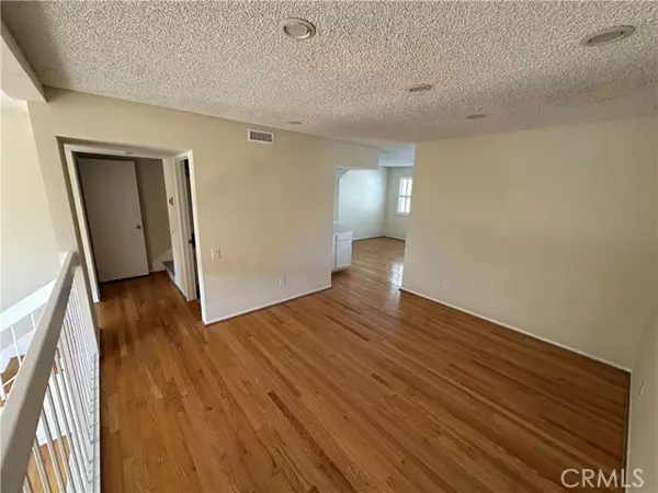 Woodland Hills, CA 91367,6121 Shoup AVE 22