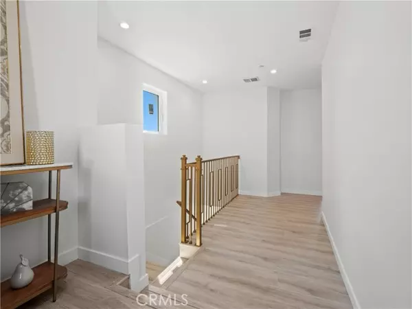 Sylmar, CA 91342,12515 Haleh LN