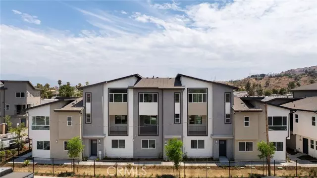 1142 Santo Antonio DR, Colton, CA 92324