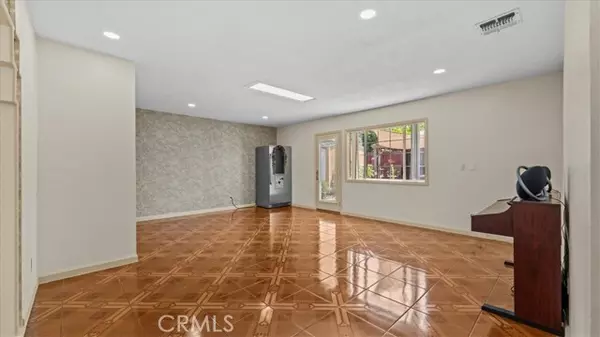 Montclair, CA 91763,9811 Bolton AVE