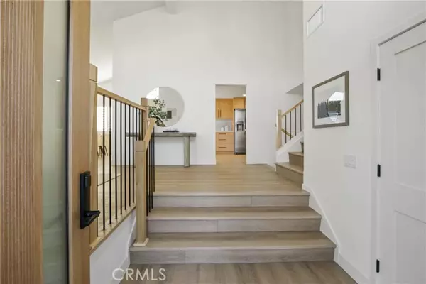 Huntington Beach, CA 92647,15551 Sunburst LN