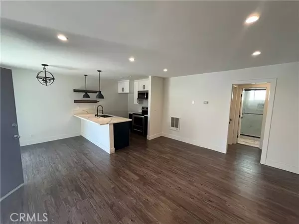 Torrance, CA 90503,3649 Emerald ST 230