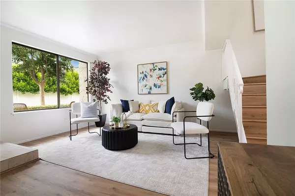 Newhall, CA 91321,24207 La Glorita CIR