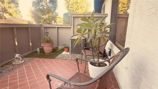 1302 N Mako LN 2,  Anaheim,  CA 92801