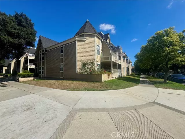 Santa Ana, CA 92701,300 E Chestnut AVE 301