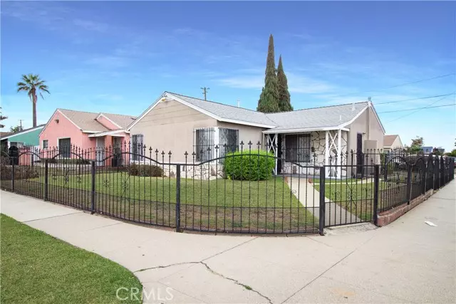 Compton, CA 90222,1319 E 142nd ST