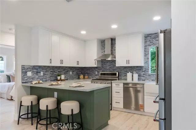 6300 E Fairbrook ST, Long Beach, CA 90815