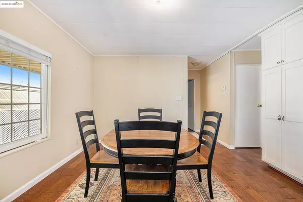 Oakley, CA 94561,121 Zartop