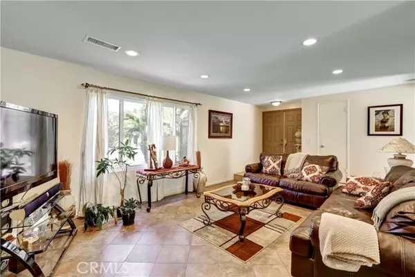 Huntington Beach, CA 92646,9172 Veronica DR