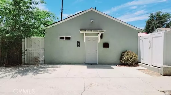 8135 Loma Verde AVE, Canoga Park, CA 91304