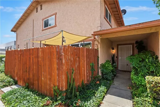 1358 Via Santiago C, Corona, CA 92882