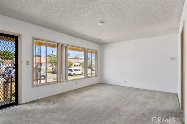 Lakewood, CA 90712,5223 Montair AVE